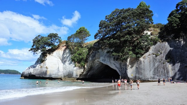 Pic 2018-0206 06 Cathedral Cove Walk (12) Edit