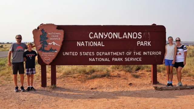 Pic 2018-0813 01 Canyonlands NP Sign (1) edit